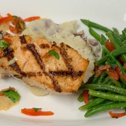 herb roasted salmon with green beans and mashed potatoes